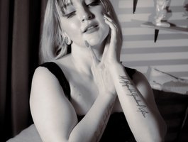ally-white