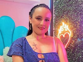 danna-mature19