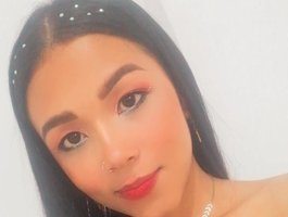 ellie-ebony